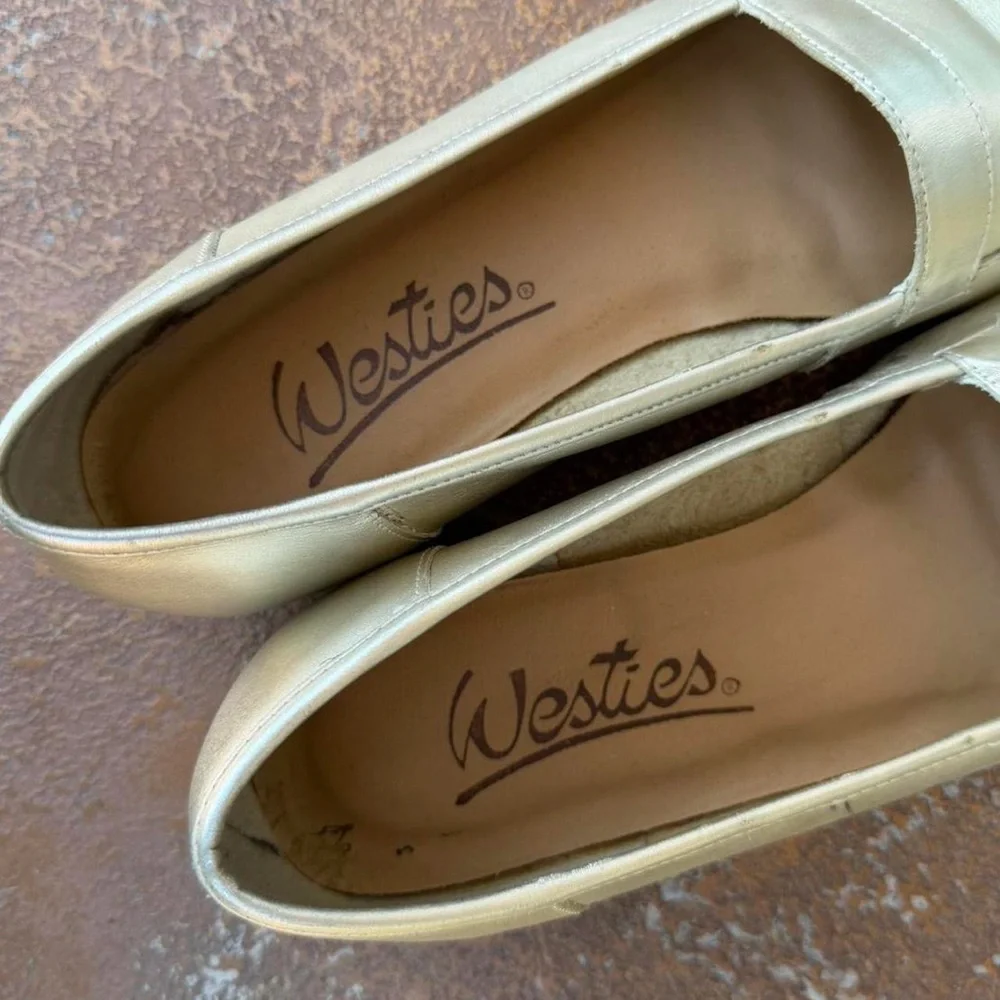 Vintage Westin’s gold leather preppy flats / loafers sz 8 women’s